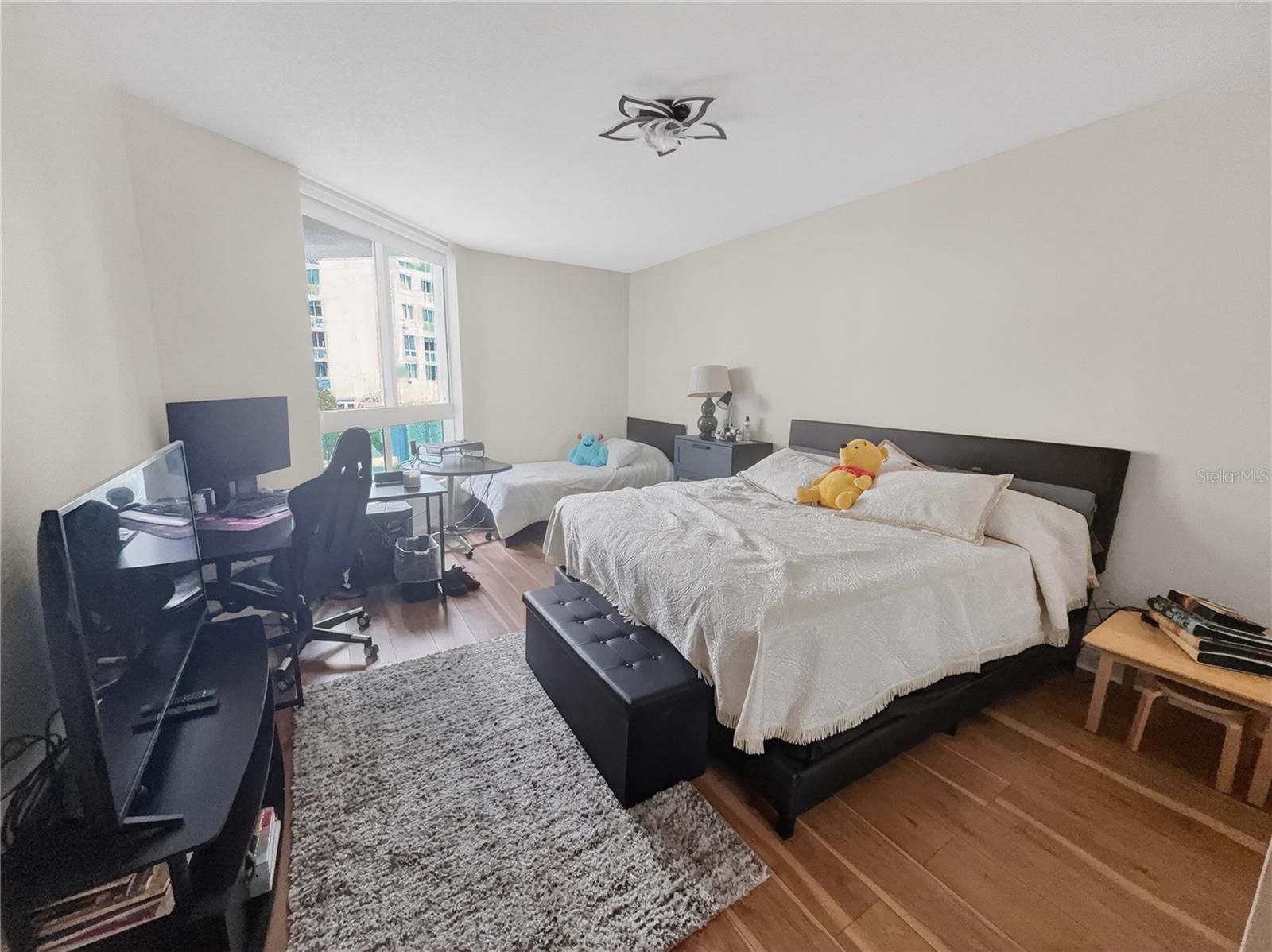 Image 6 of 40 For 231 Riverside Drive 208-1