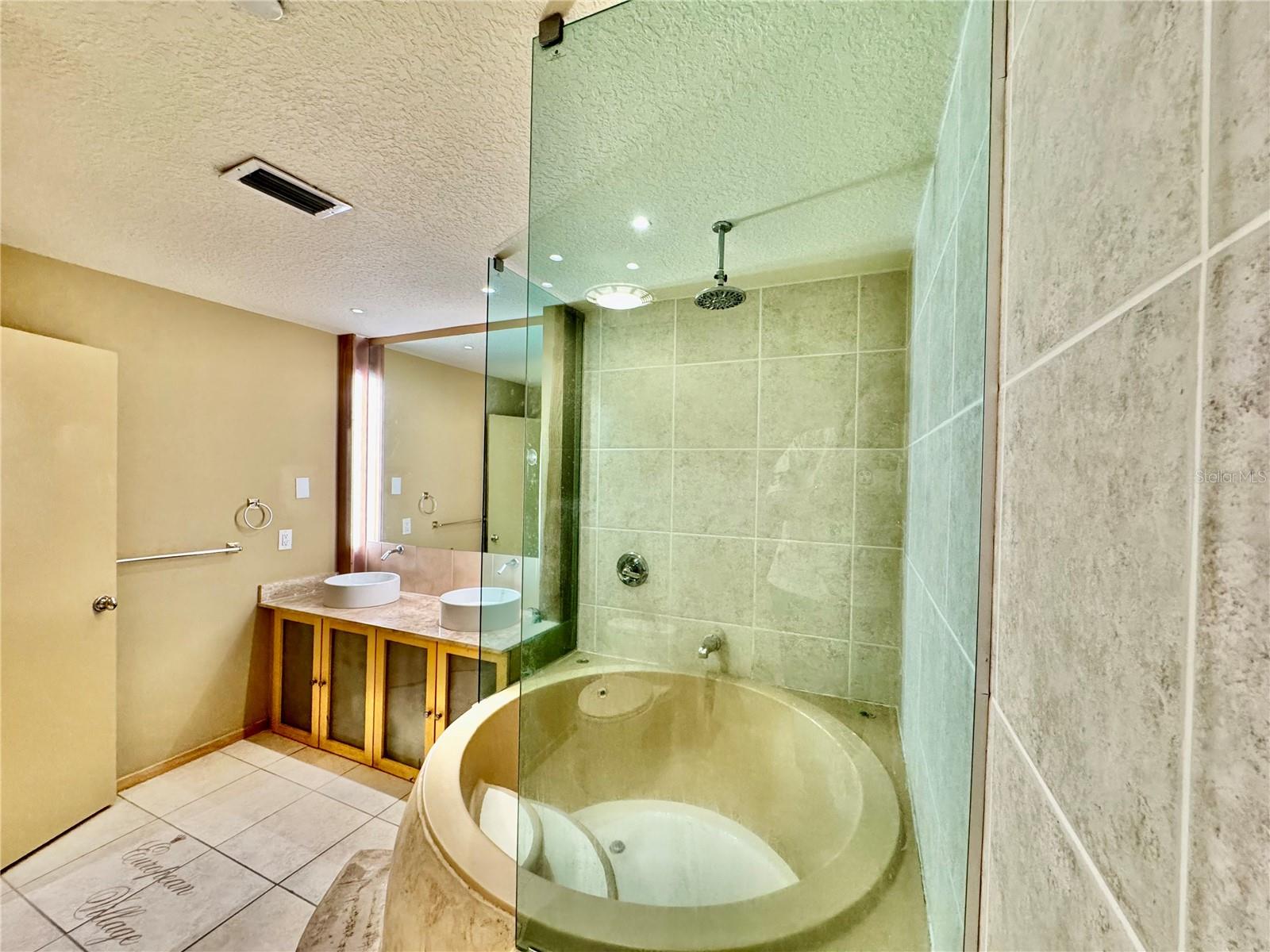 Image 3 of 11 For 101 Palm Harbor Parkway 425