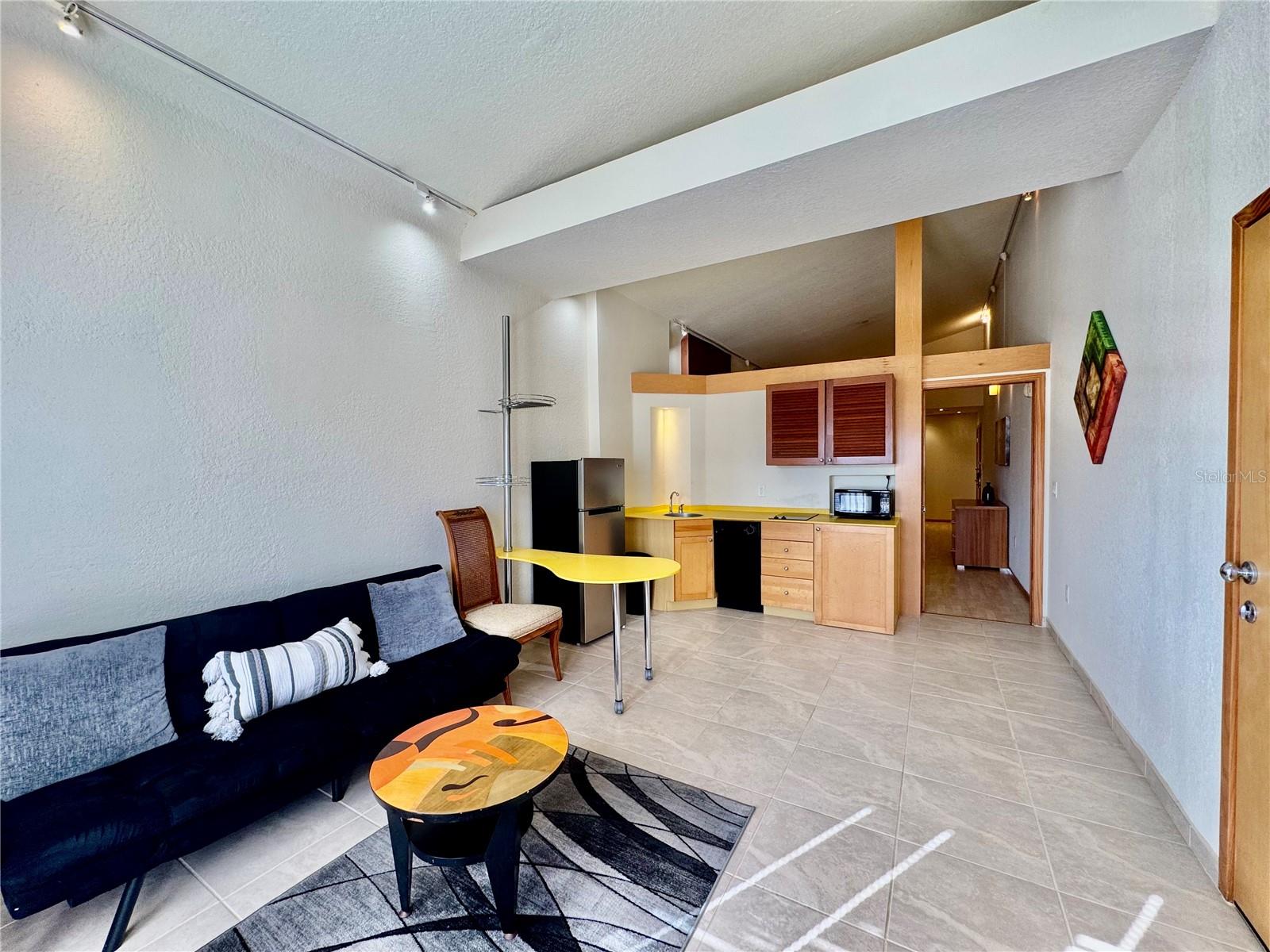 Image 6 of 11 For 101 Palm Harbor Parkway 425