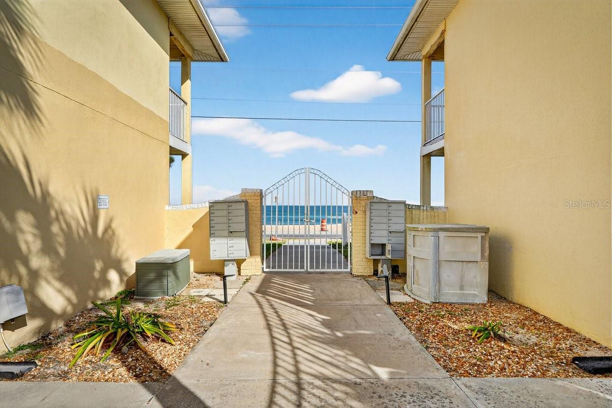 Image 23 of 33 For 2780 Ocean Shore Boulevard 9s