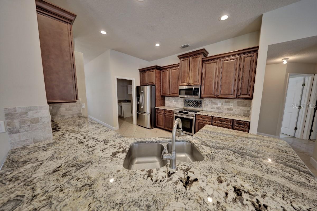 Image 13 of 36 For 1207 Hampstead Lane