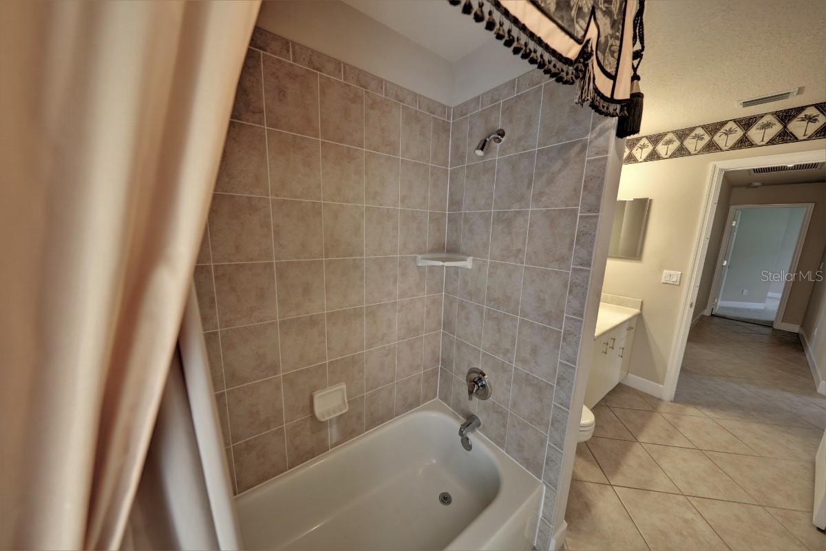 Image 18 of 36 For 1207 Hampstead Lane