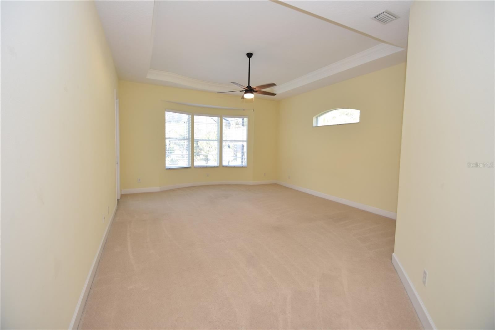 Image 16 of 66 For 17 Oasis Circle