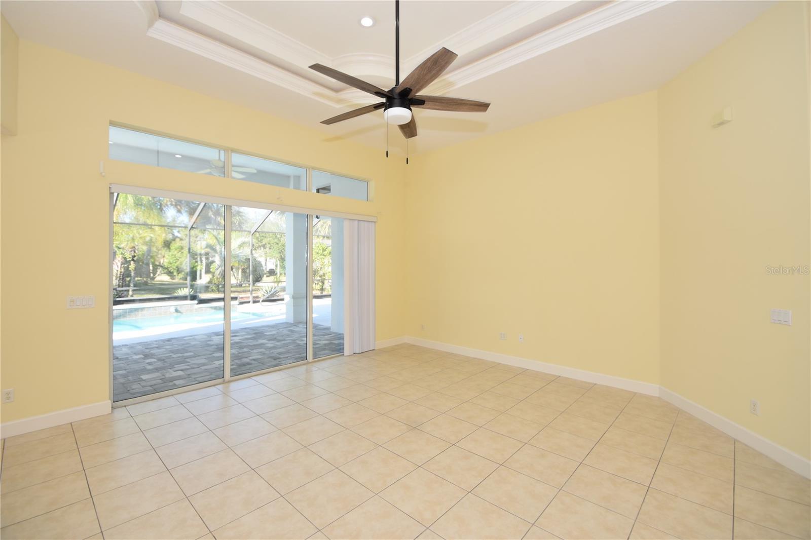 Image 18 of 66 For 17 Oasis Circle