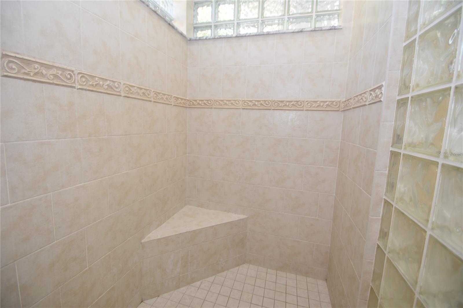 Image 27 of 66 For 17 Oasis Circle