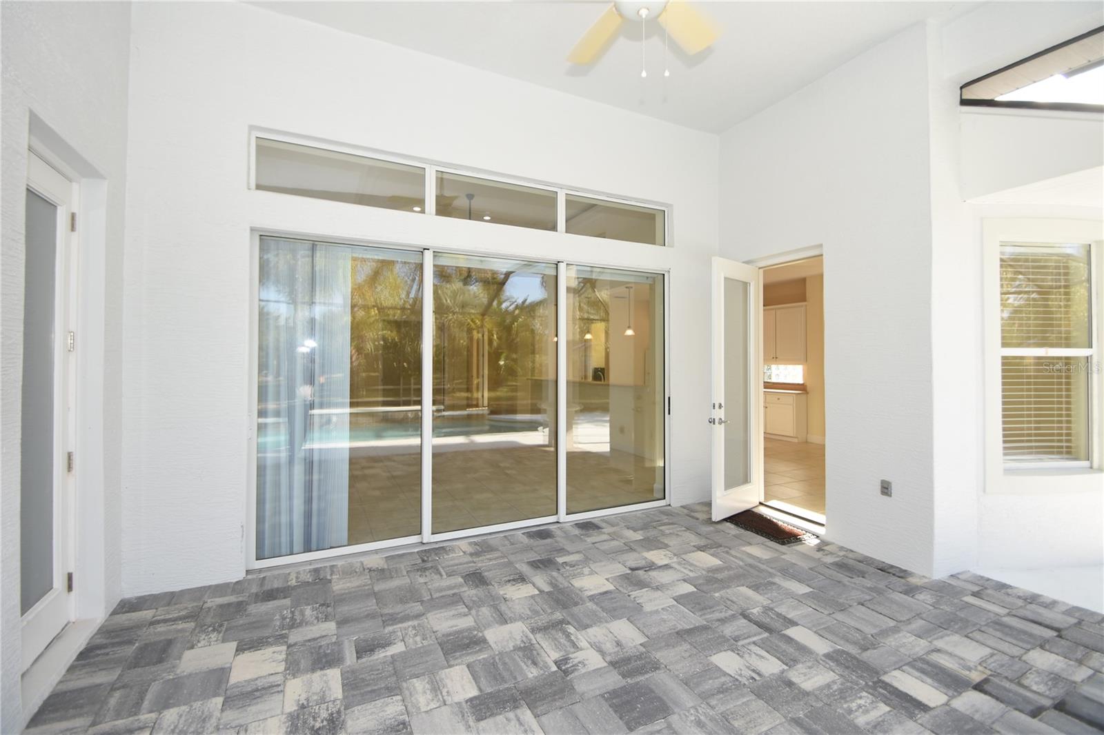 Image 31 of 66 For 17 Oasis Circle