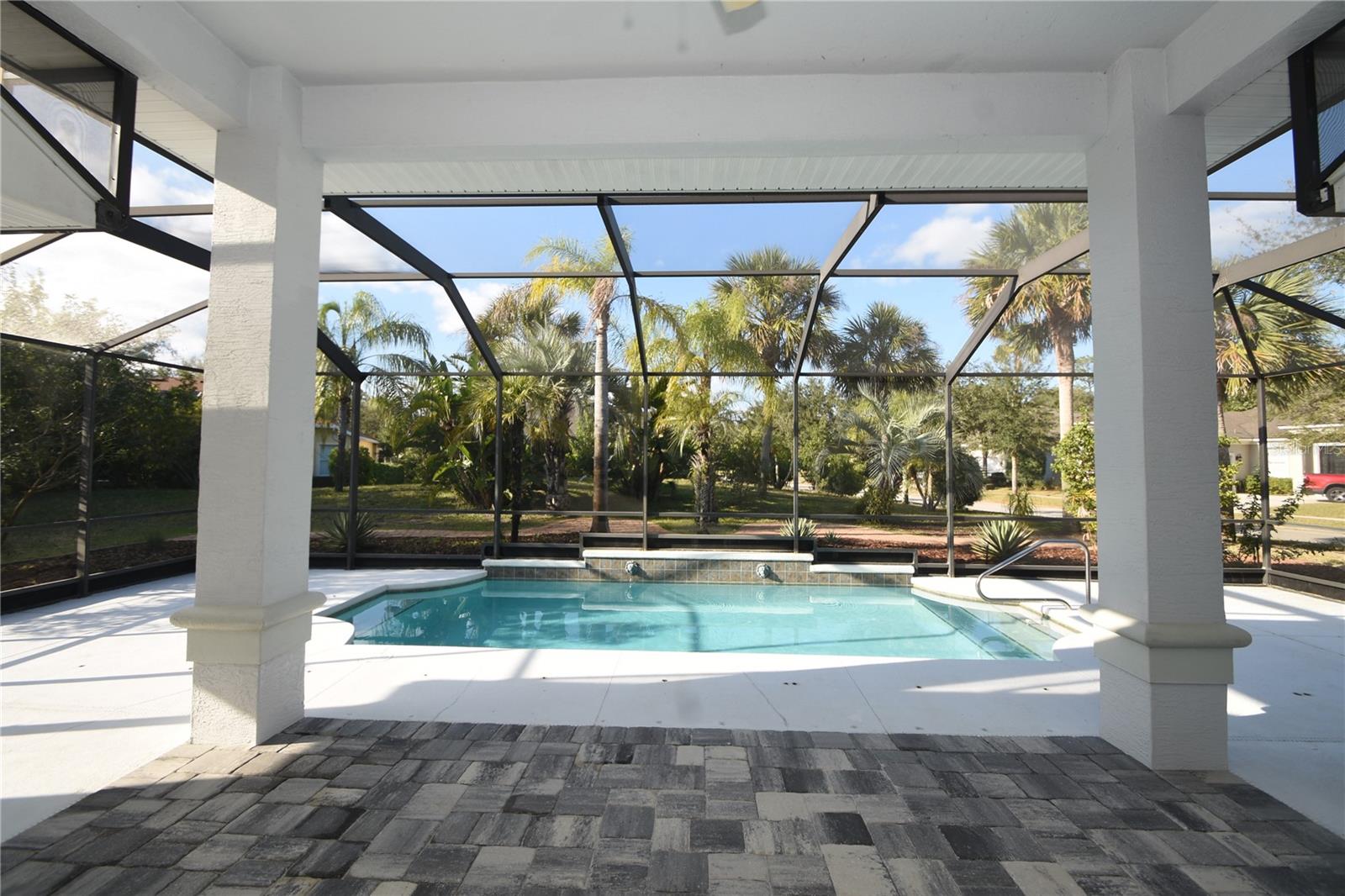 Image 32 of 66 For 17 Oasis Circle