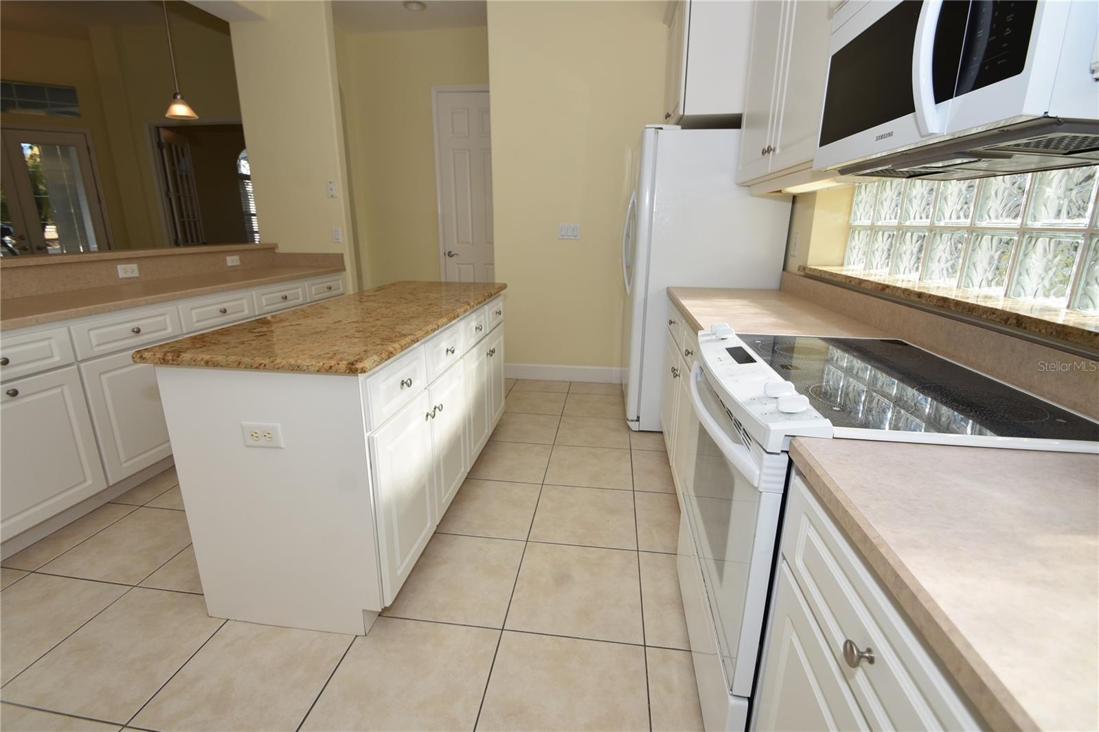 Image 40 of 66 For 17 Oasis Circle