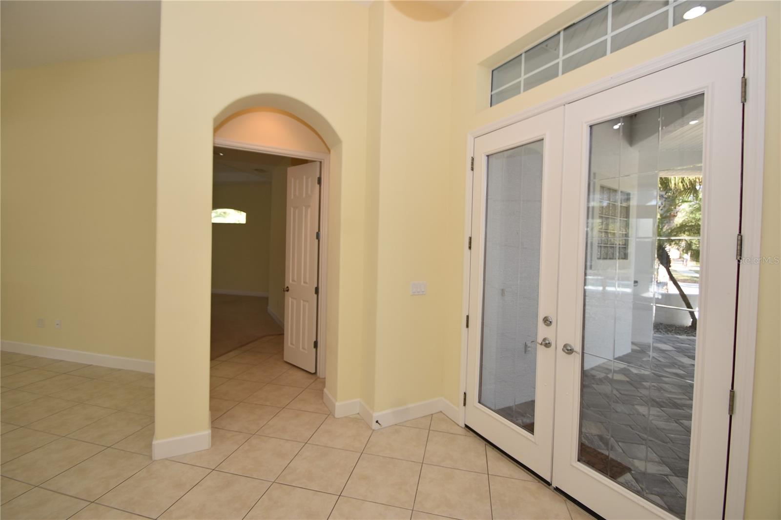 Image 9 of 66 For 17 Oasis Circle