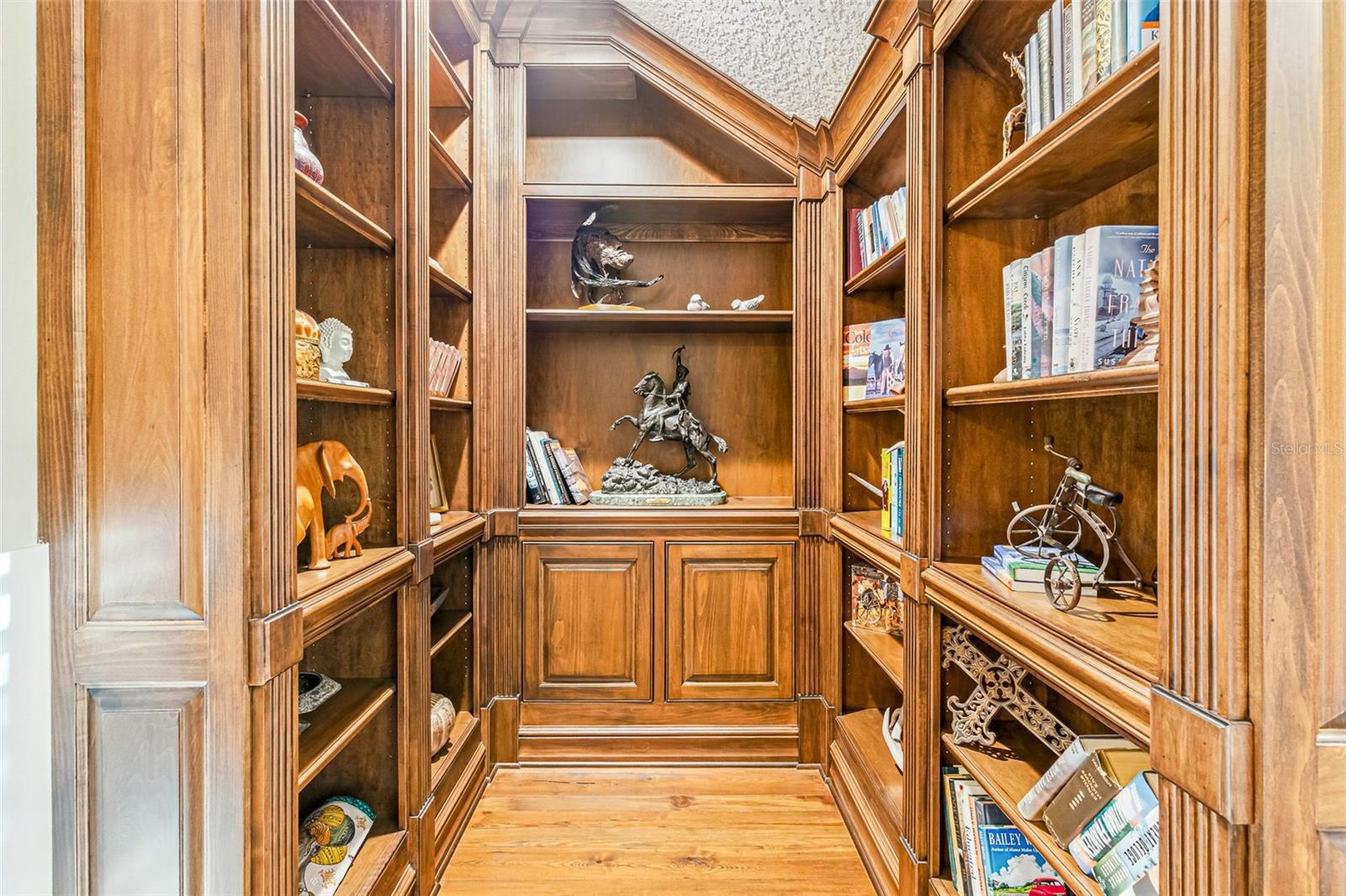 Image 63 of 97 For 140 Monterey Bay Lane