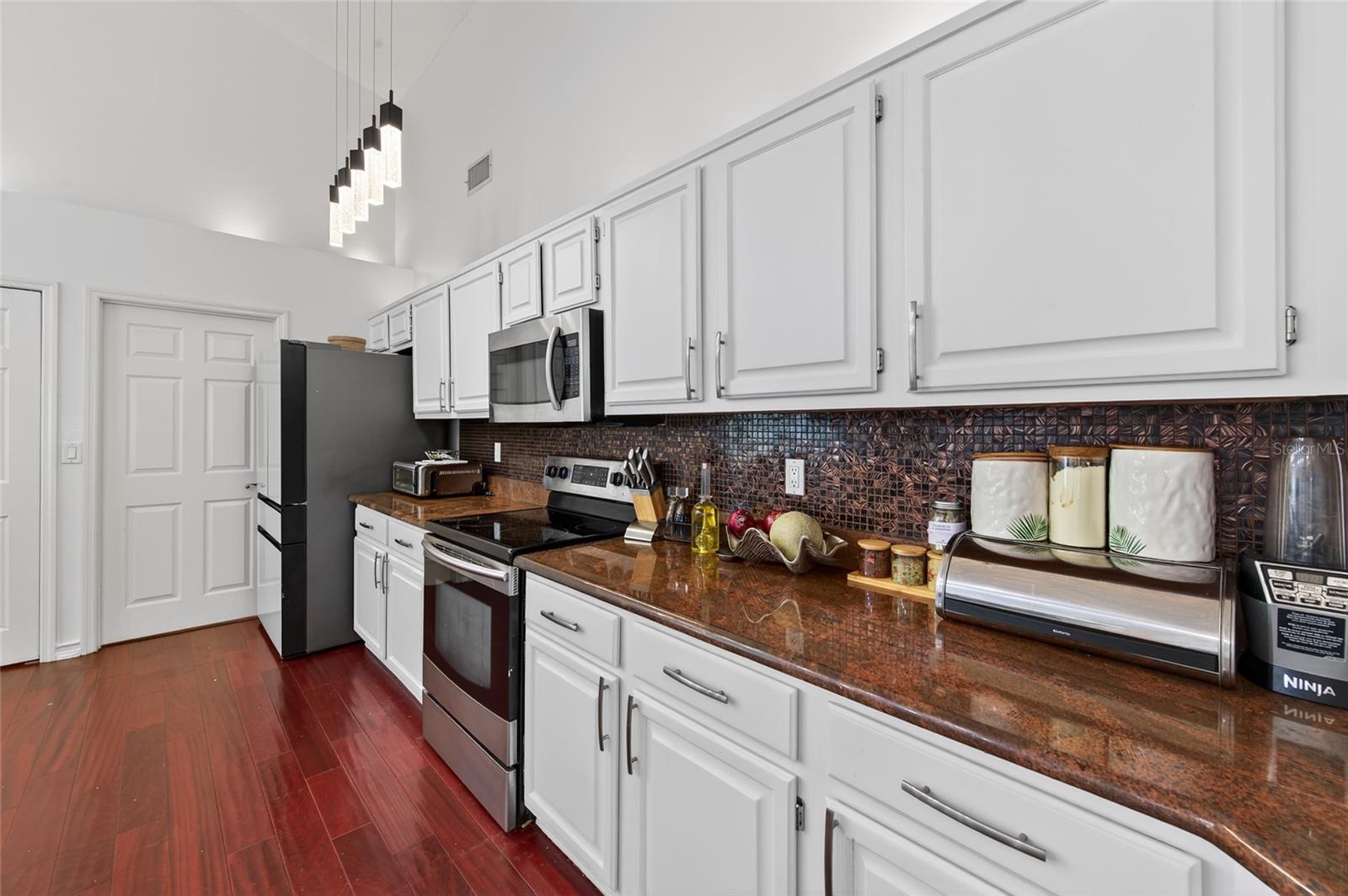 Image 13 of 42 For 114 Shadowcreek Way