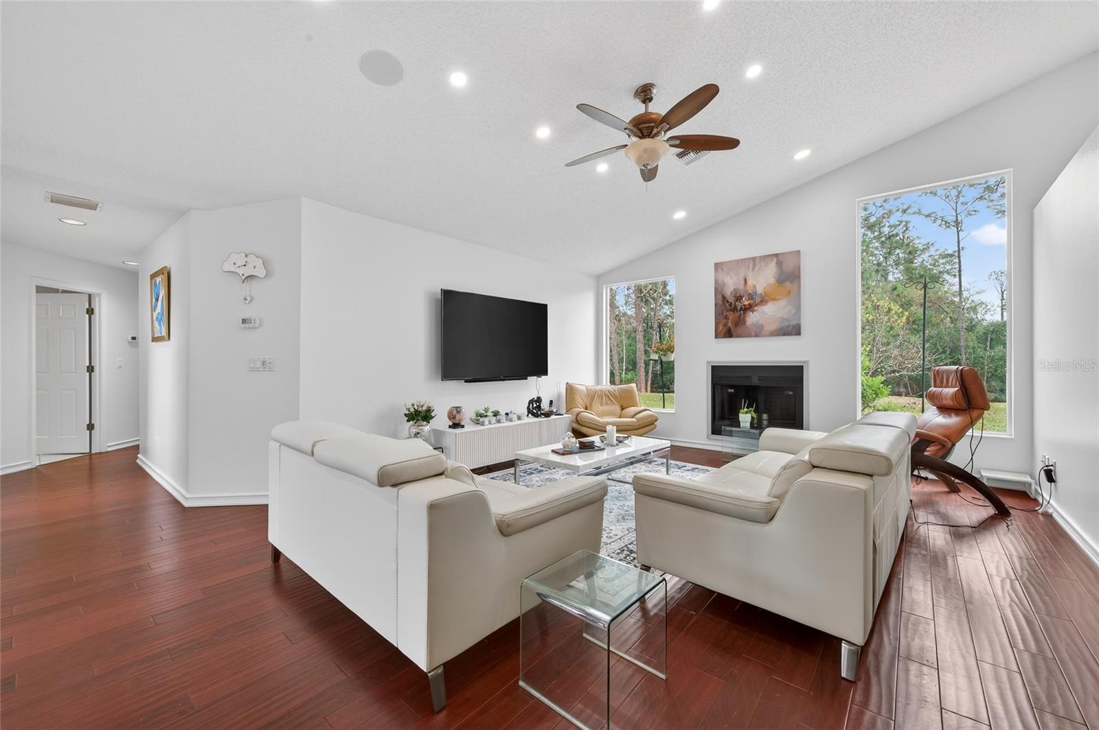 Image 2 of 42 For 114 Shadowcreek Way