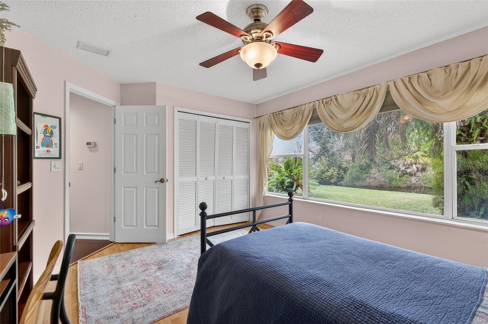 Image 22 of 42 For 114 Shadowcreek Way