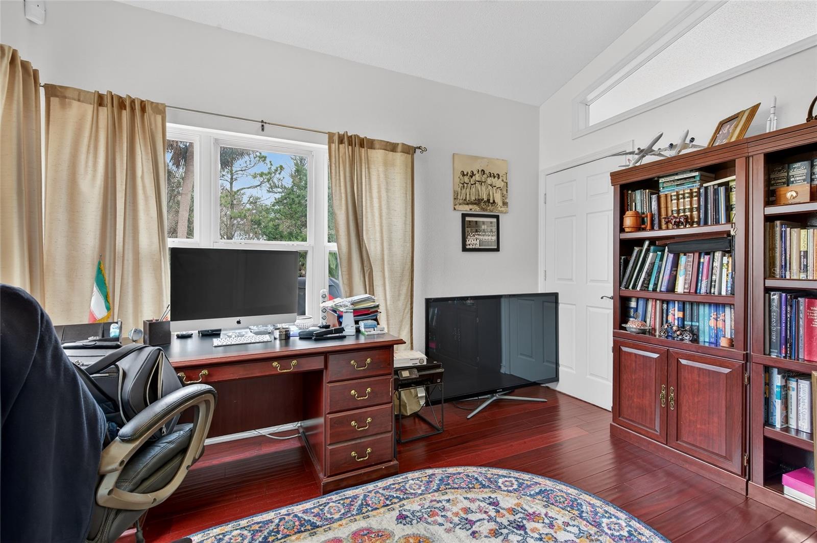 Image 31 of 42 For 114 Shadowcreek Way