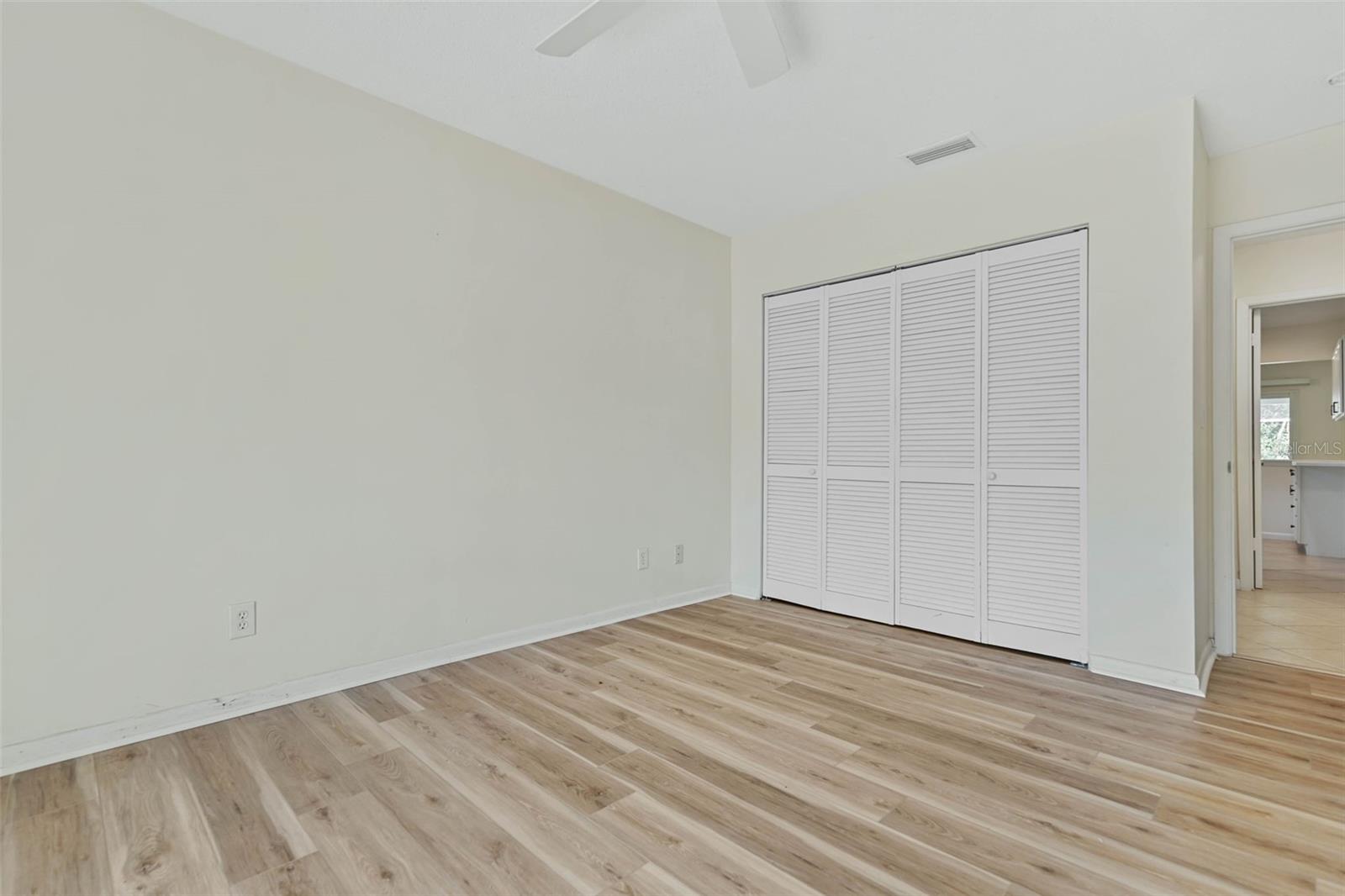 Image 16 of 52 For 9 Crompton Place