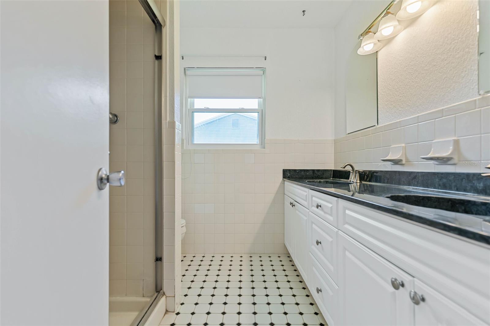 Image 18 of 52 For 9 Crompton Place