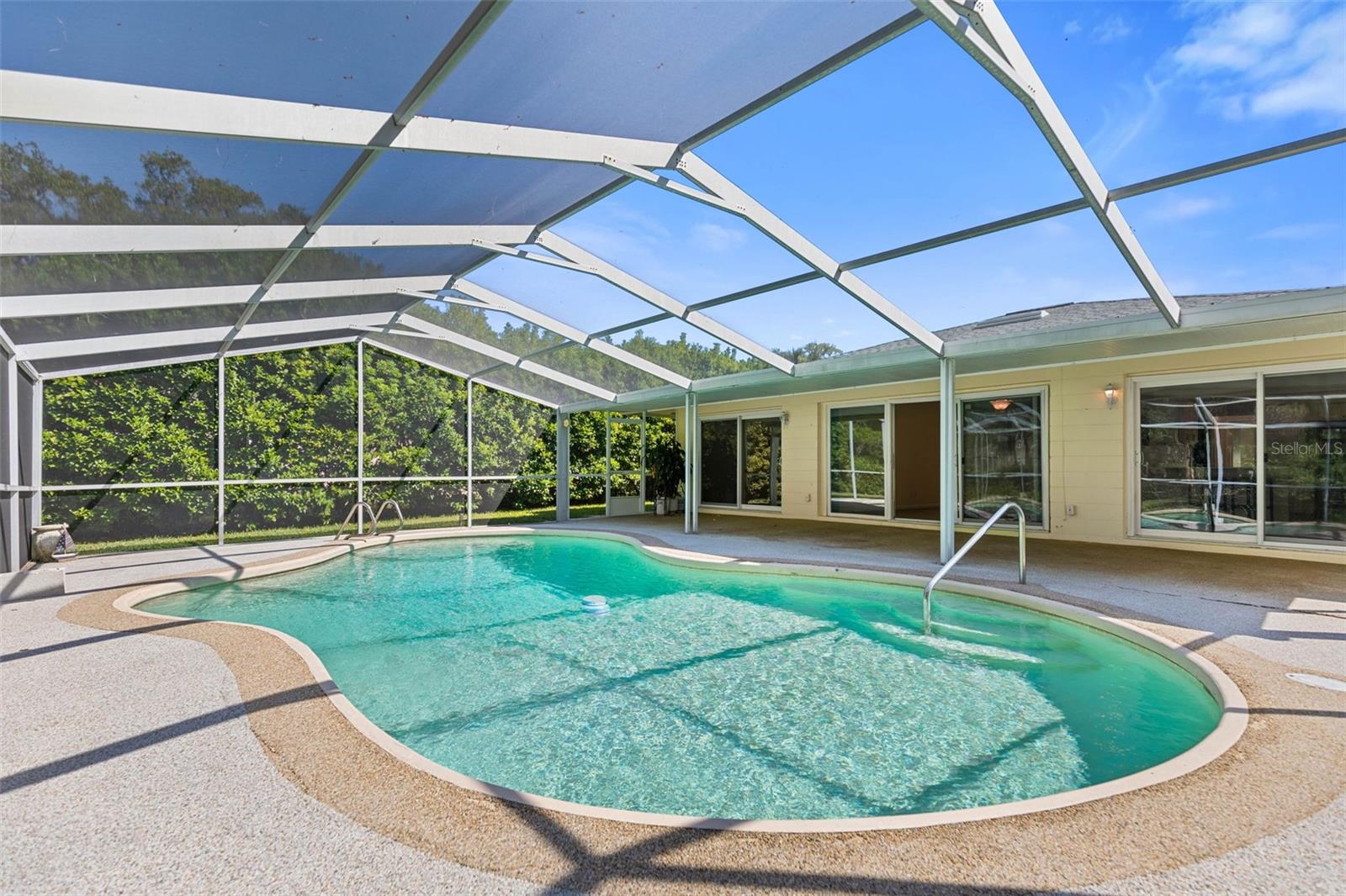 Image 29 of 52 For 9 Crompton Place