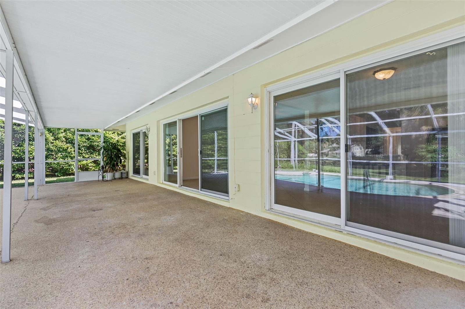 Image 37 of 52 For 9 Crompton Place