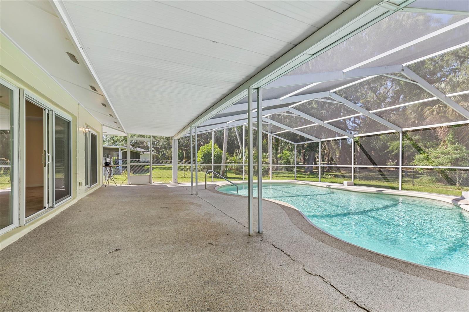 Image 38 of 52 For 9 Crompton Place