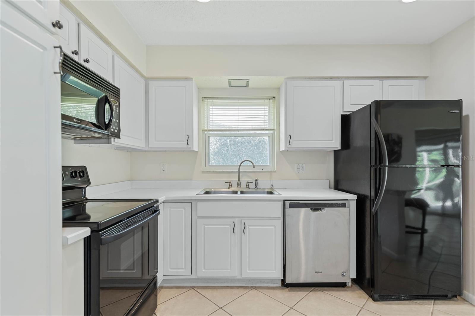 Image 4 of 52 For 9 Crompton Place