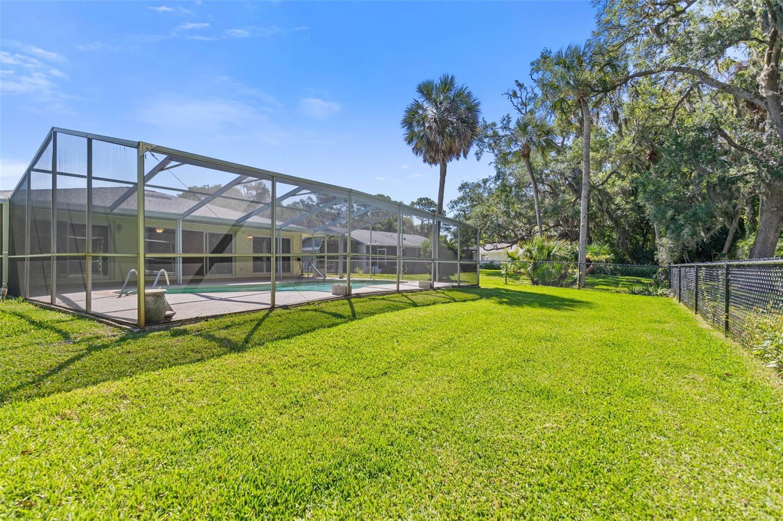 Image 41 of 52 For 9 Crompton Place