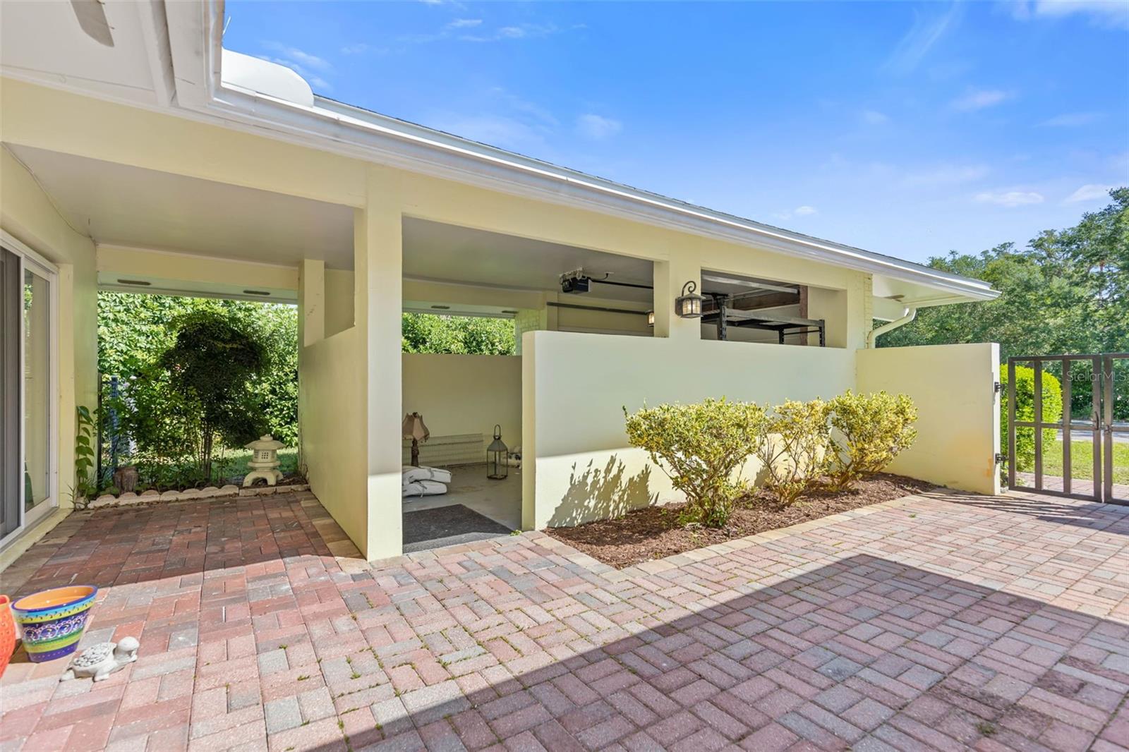 Image 43 of 52 For 9 Crompton Place