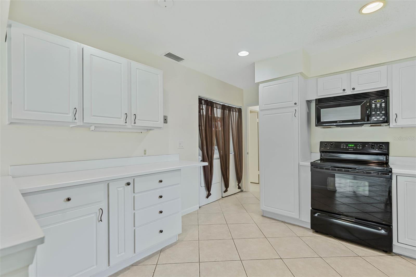 Image 5 of 52 For 9 Crompton Place