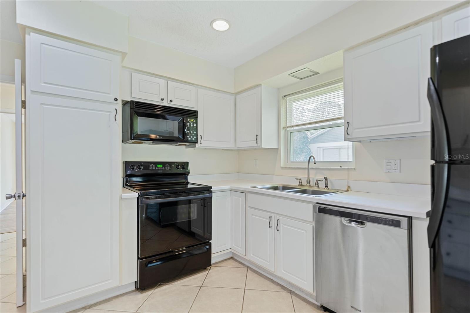 Image 6 of 52 For 9 Crompton Place