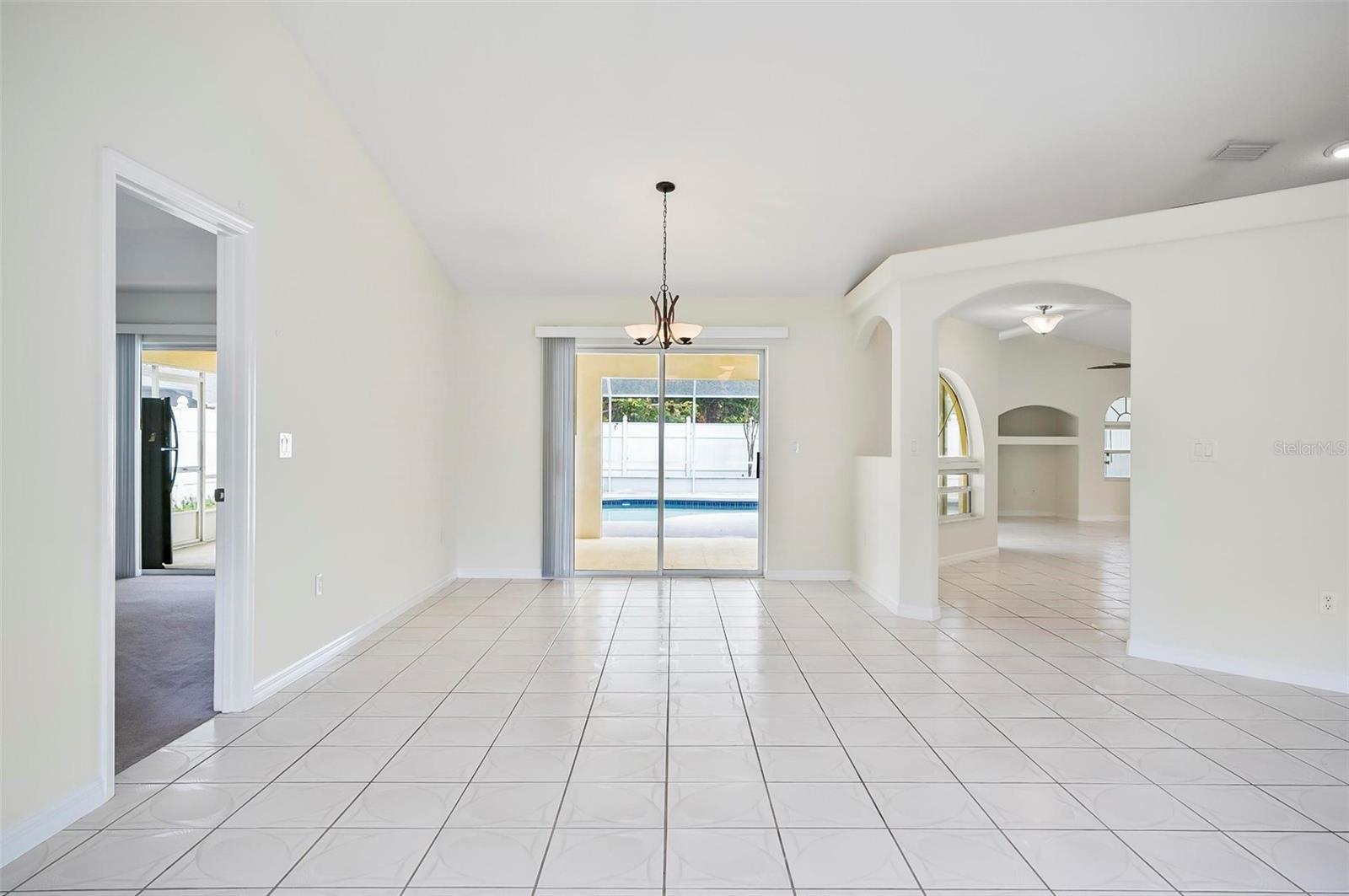 Image 11 of 69 For 43 Fallen Oak Lane