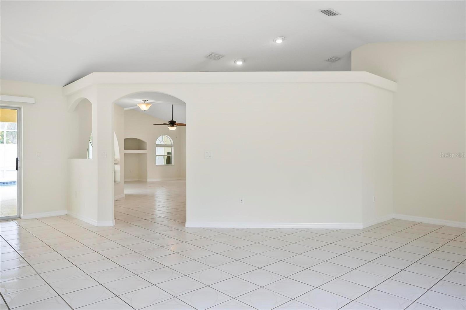 Image 13 of 69 For 43 Fallen Oak Lane