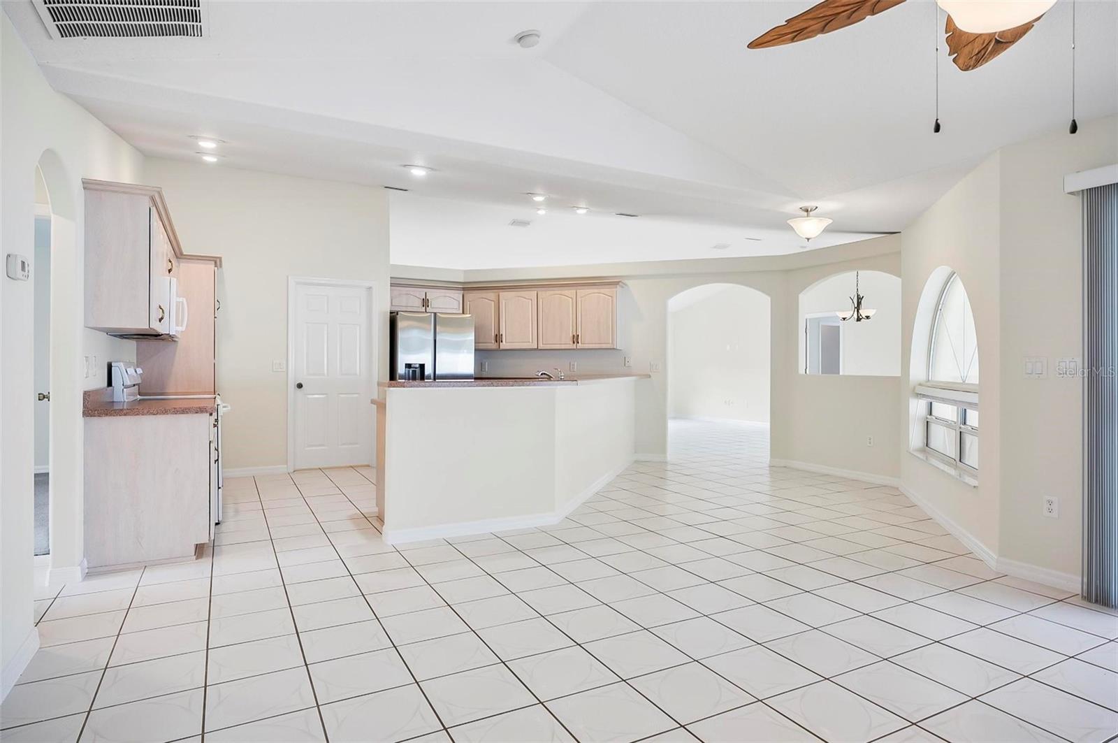 Image 16 of 69 For 43 Fallen Oak Lane