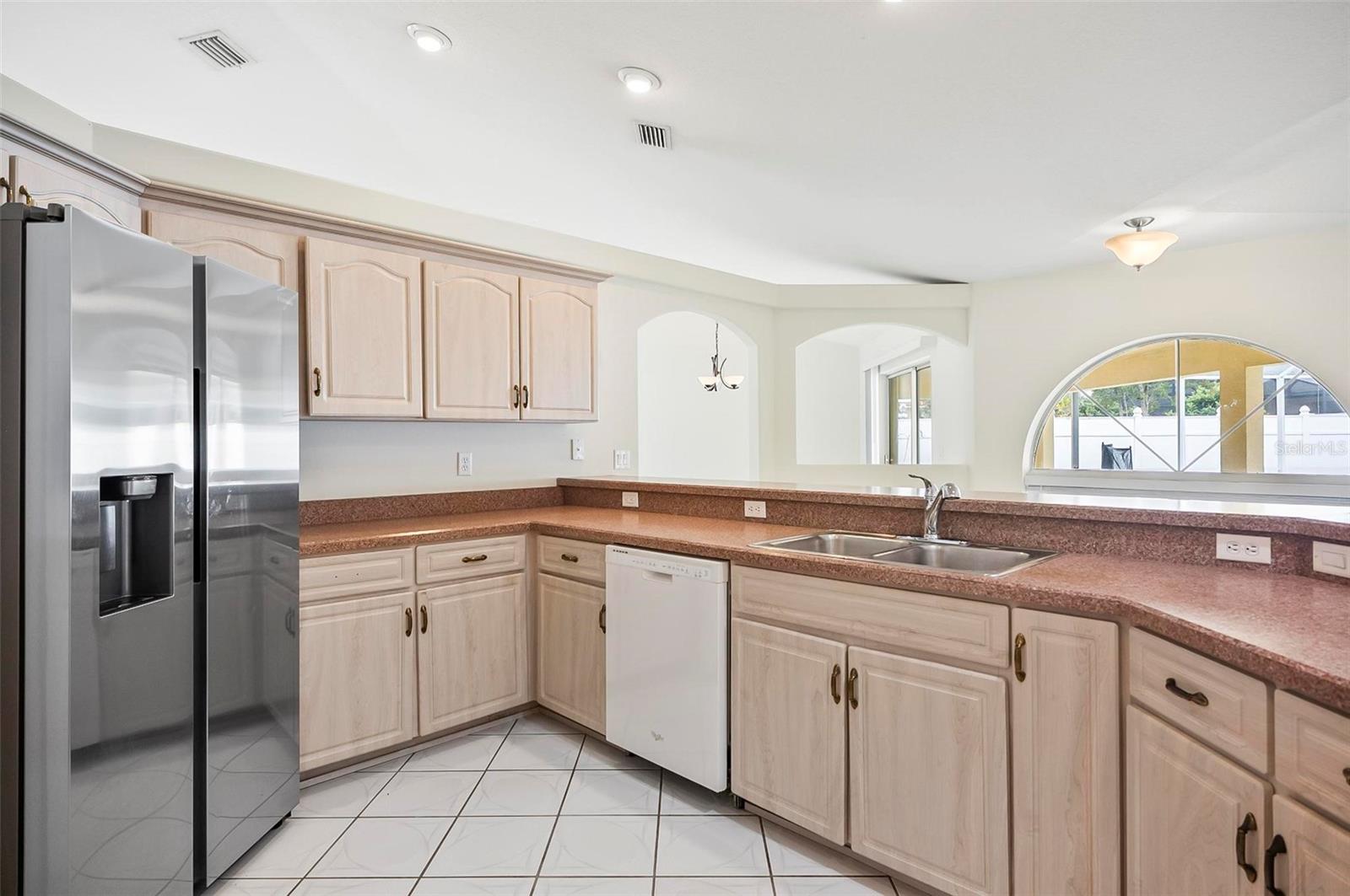 Image 27 of 69 For 43 Fallen Oak Lane