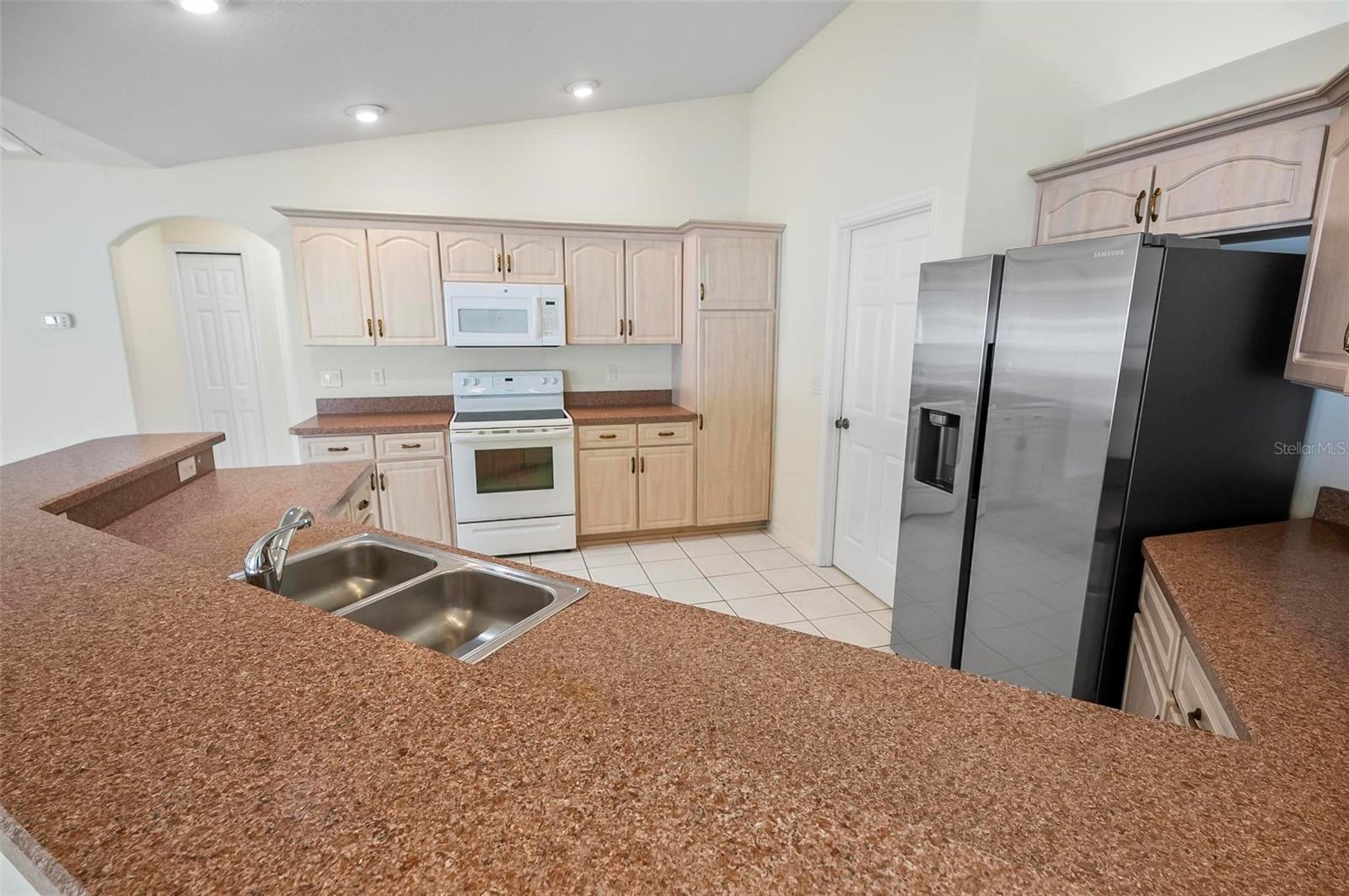 Image 29 of 69 For 43 Fallen Oak Lane