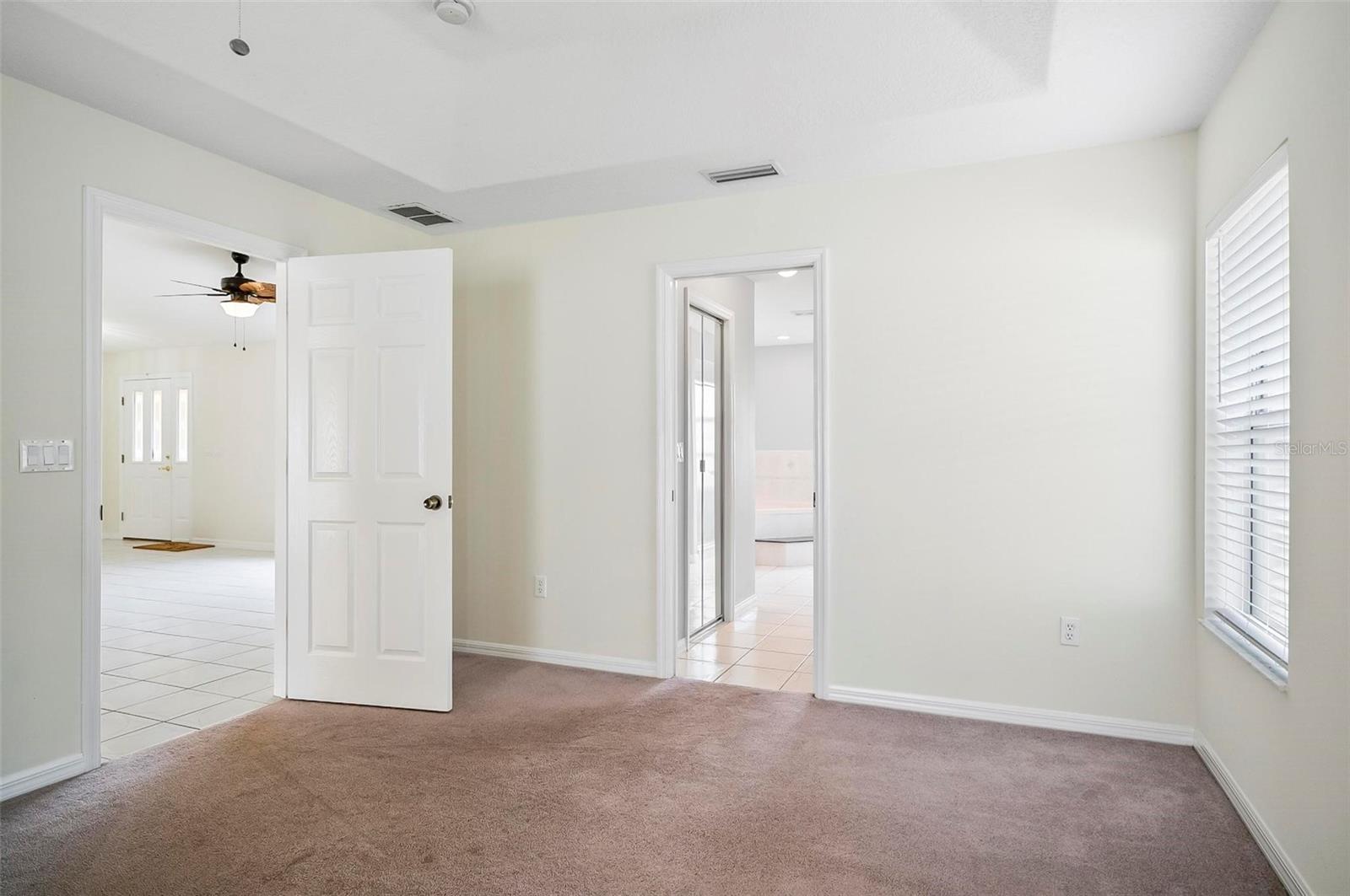 Image 39 of 69 For 43 Fallen Oak Lane