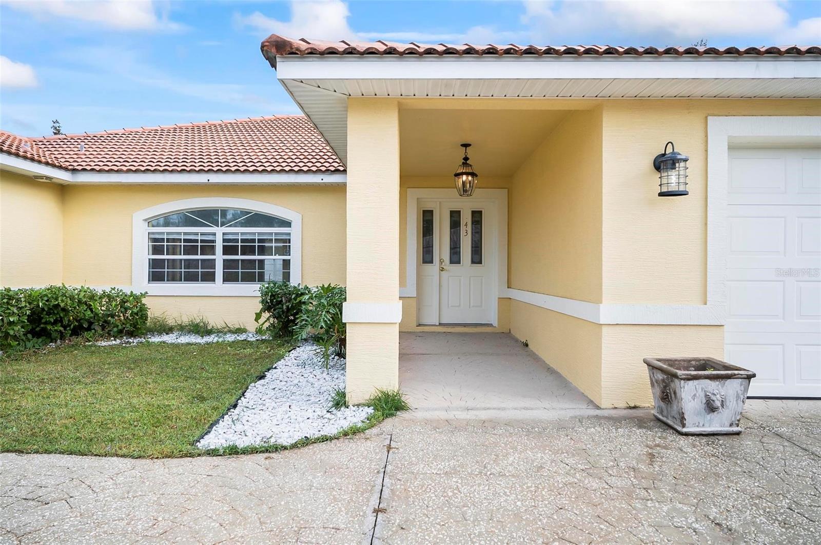 Image 4 of 69 For 43 Fallen Oak Lane