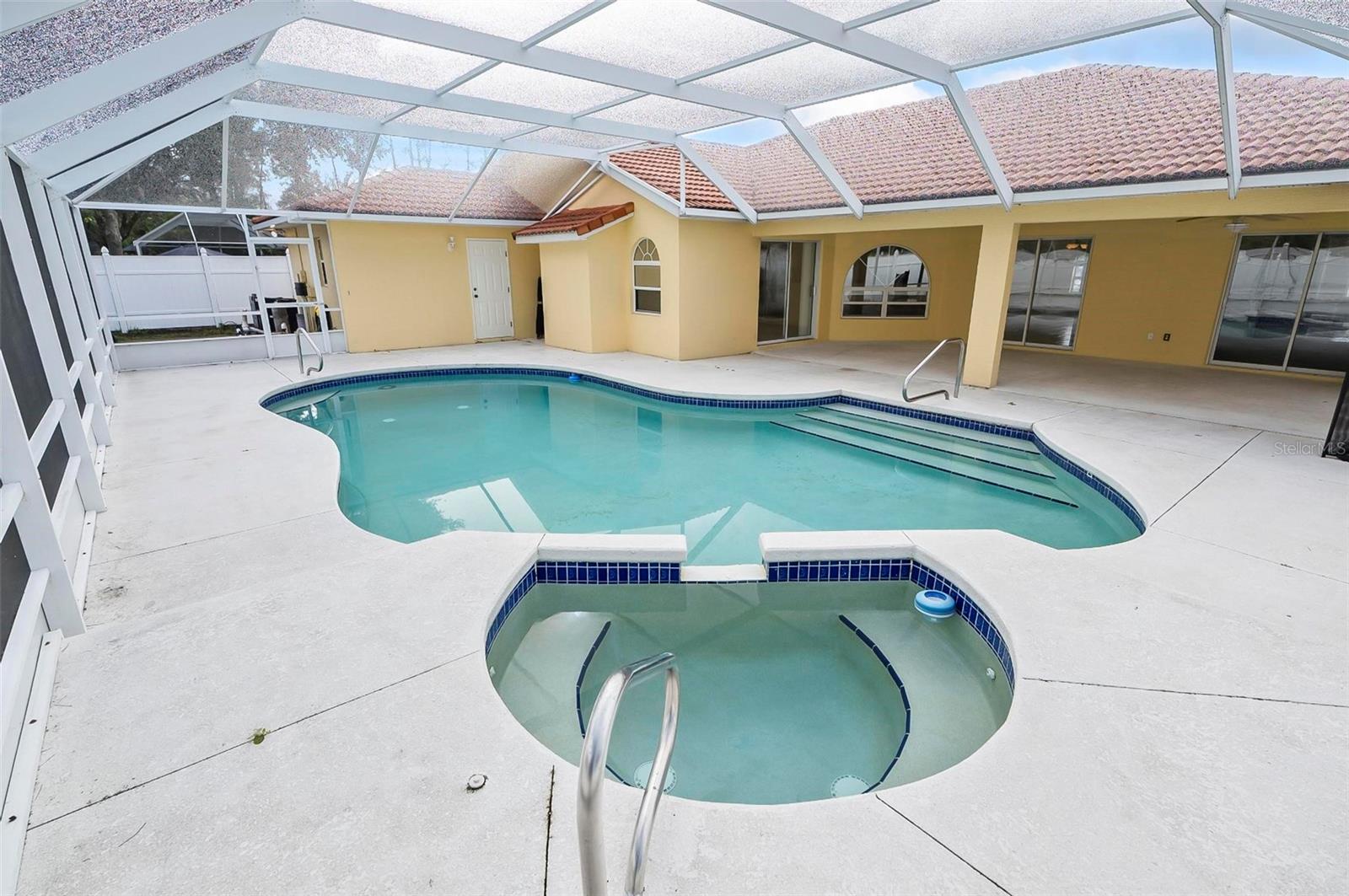 Image 5 of 69 For 43 Fallen Oak Lane