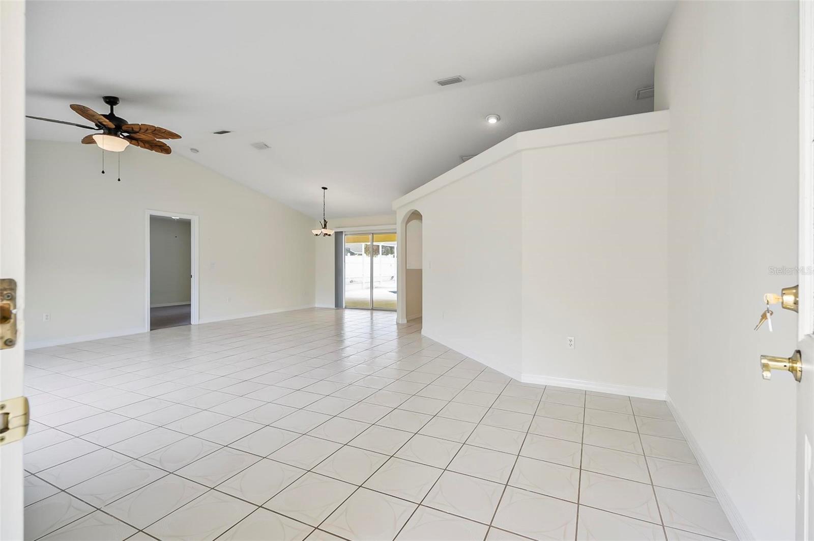 Image 7 of 69 For 43 Fallen Oak Lane