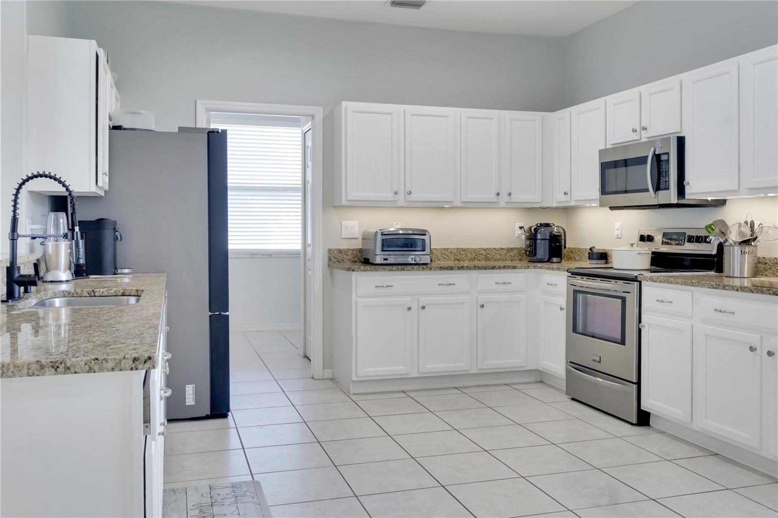 Image 16 of 36 For 6068 Spruce Point Circle