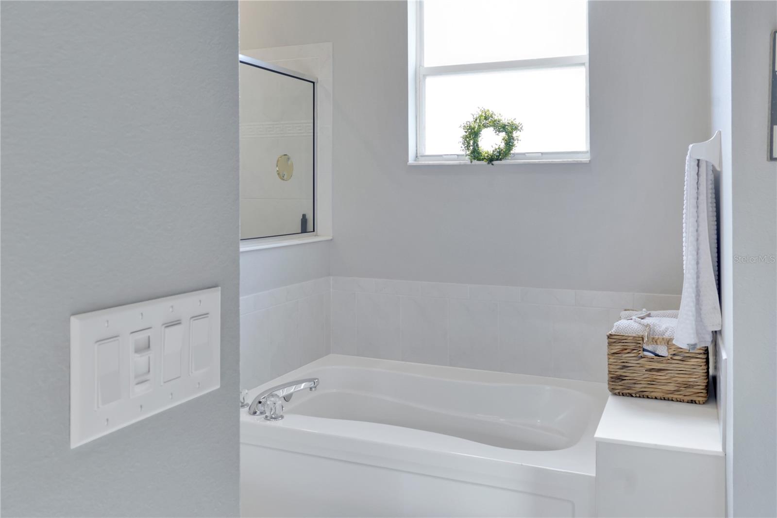 Image 20 of 36 For 6068 Spruce Point Circle