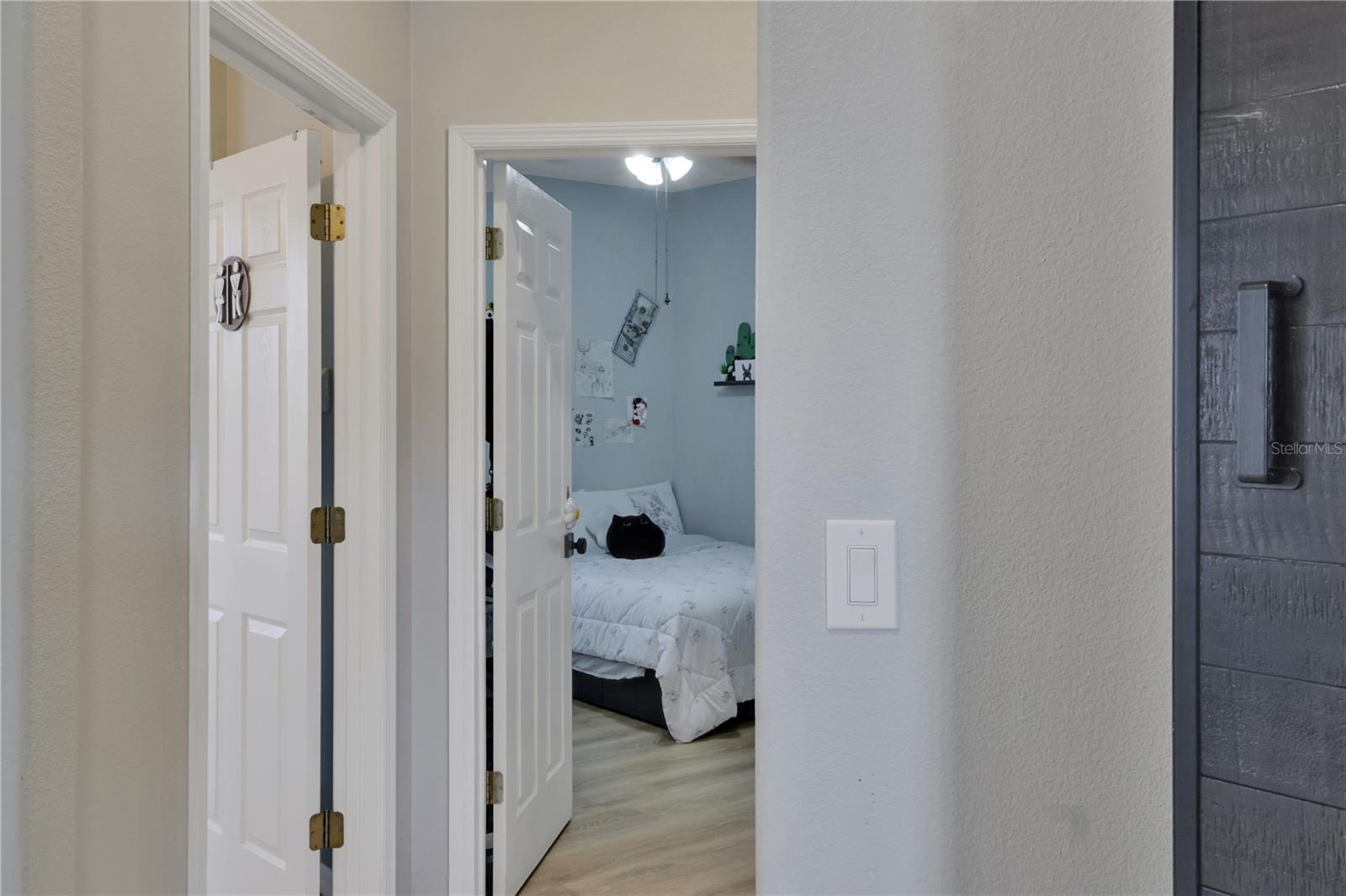 Image 27 of 36 For 6068 Spruce Point Circle