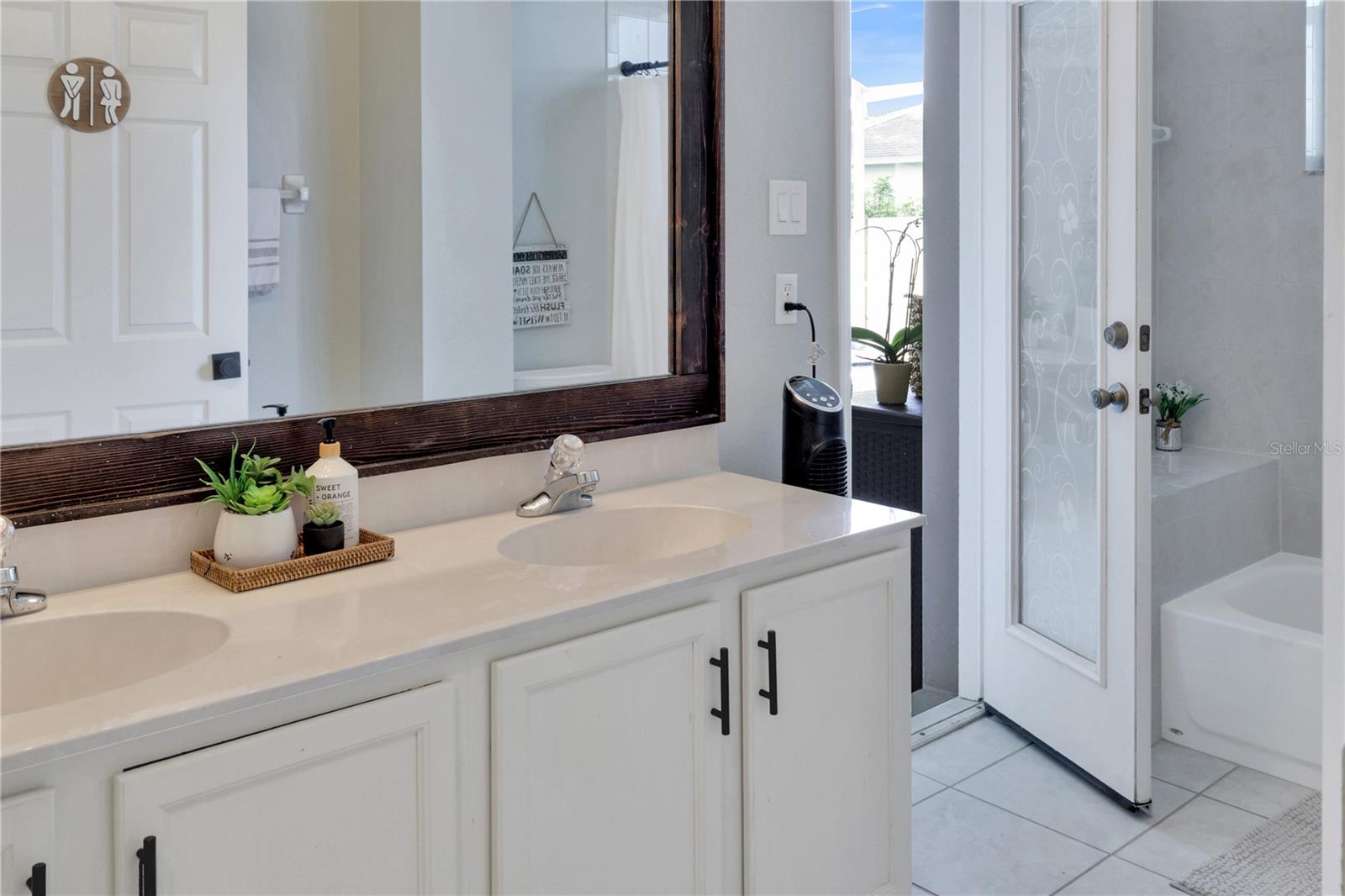 Image 28 of 36 For 6068 Spruce Point Circle