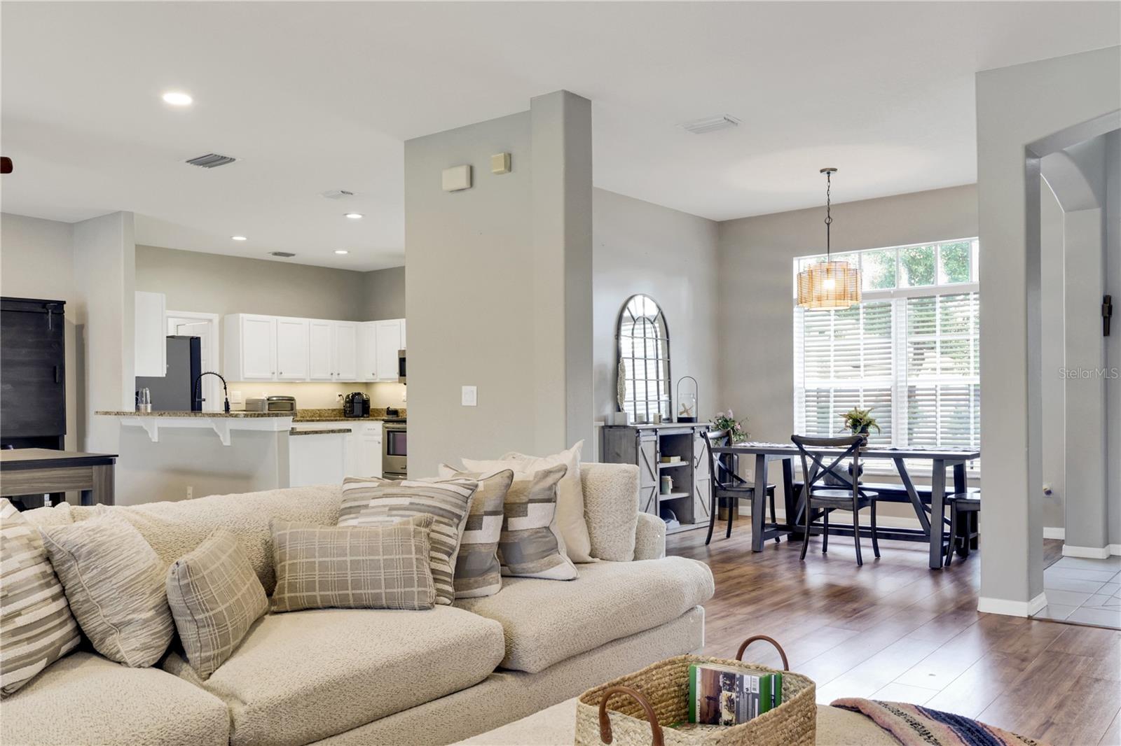 Image 7 of 36 For 6068 Spruce Point Circle