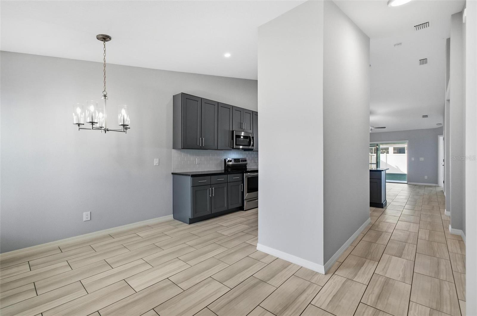 Image 14 of 51 For 2 Lynton Place B