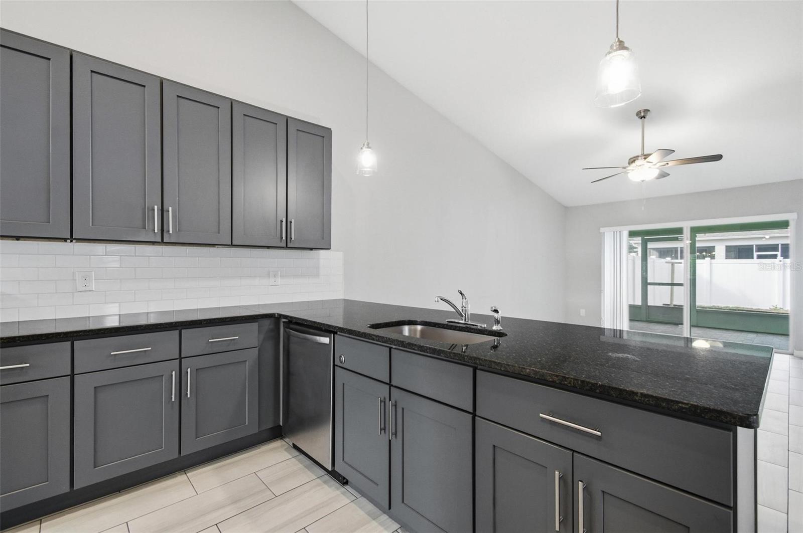 Image 20 of 51 For 2 Lynton Place B