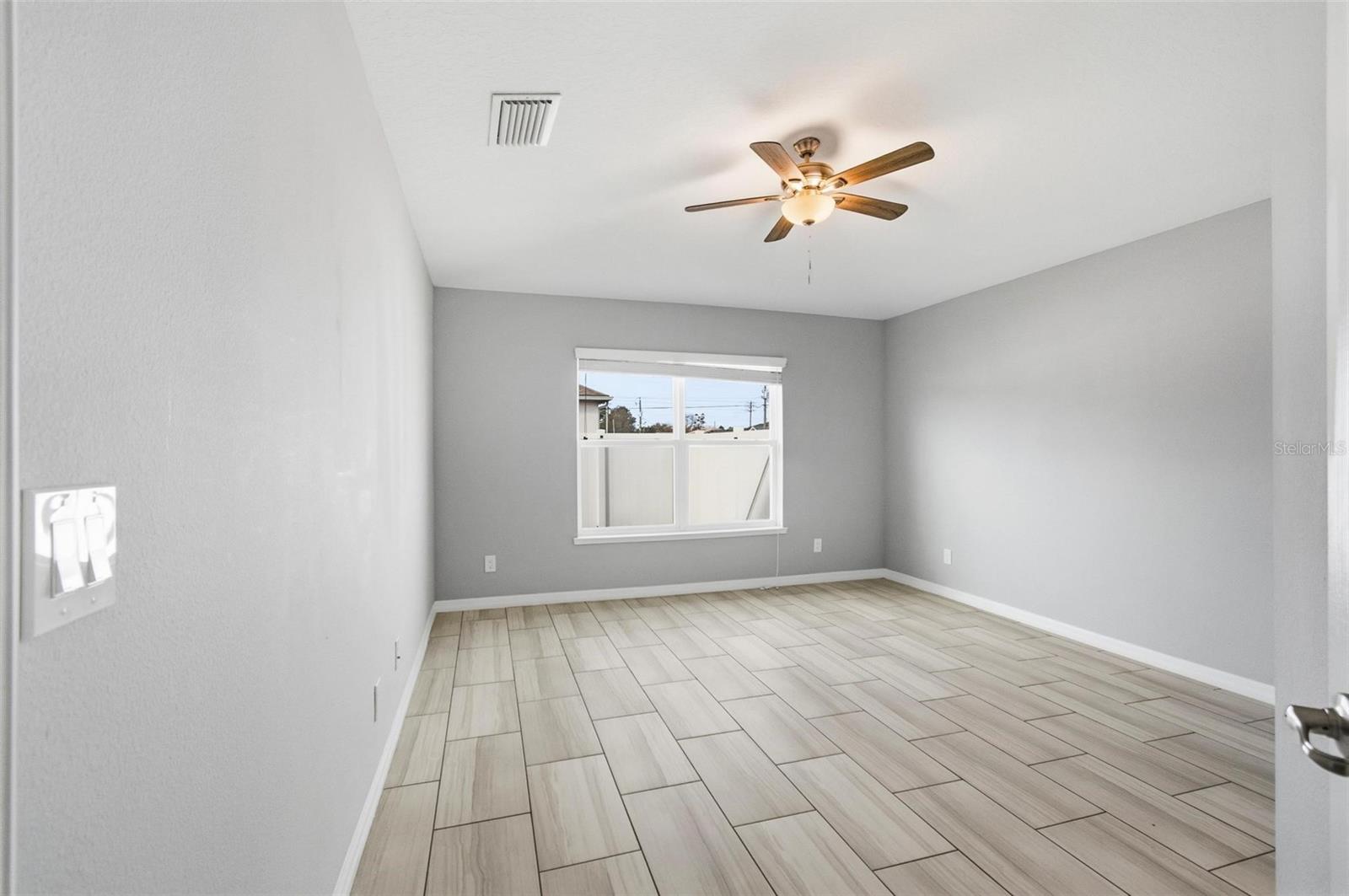 Image 29 of 51 For 2 Lynton Place B