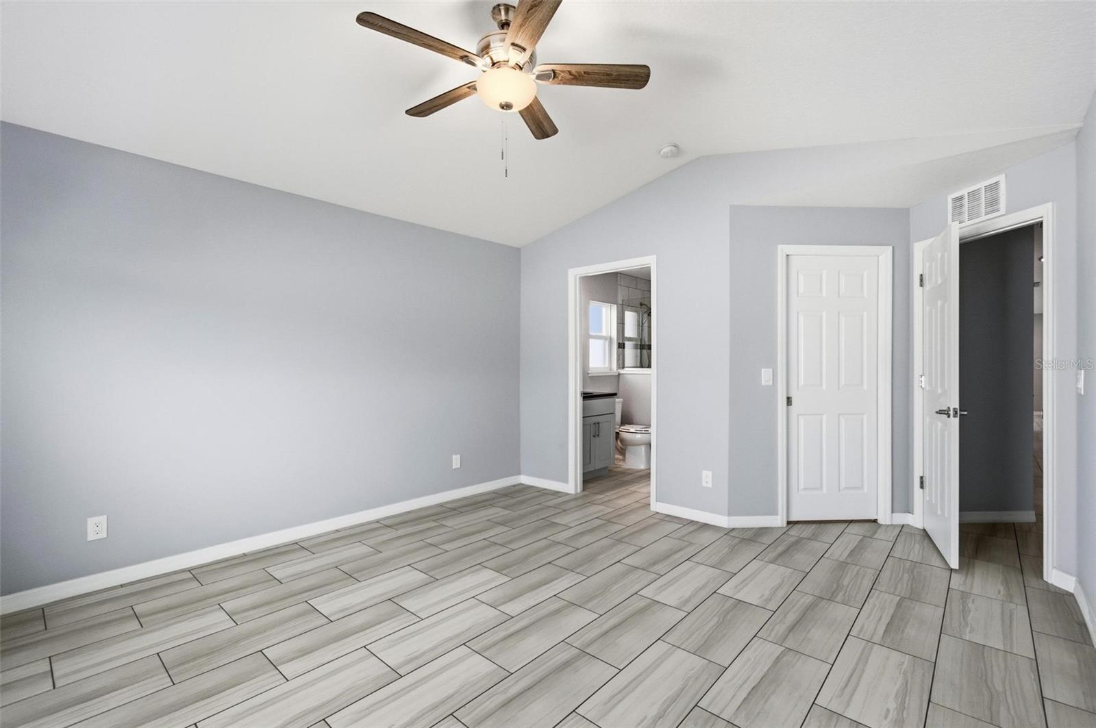 Image 30 of 51 For 2 Lynton Place B