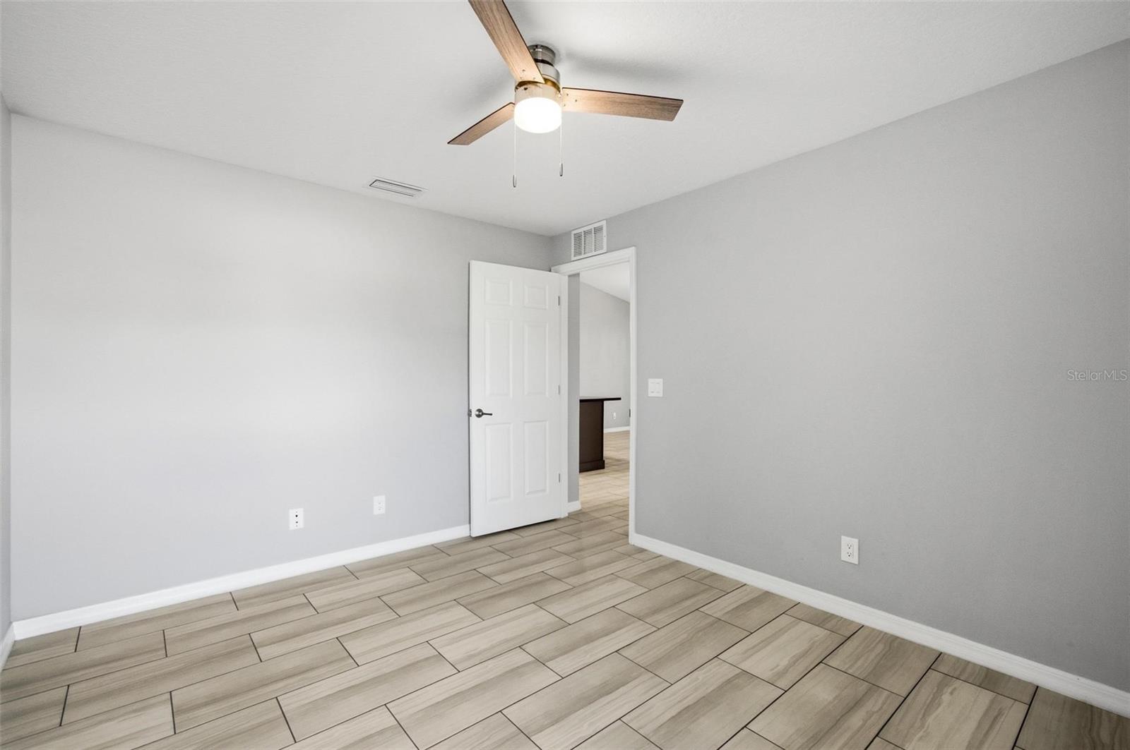 Image 43 of 51 For 2 Lynton Place B