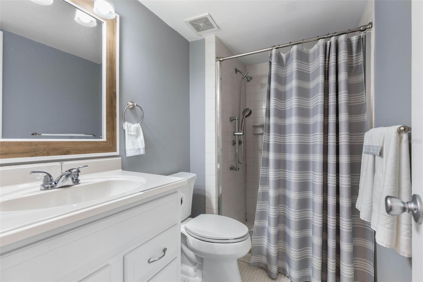 Image 21 of 52 For 640 Nova Road 117