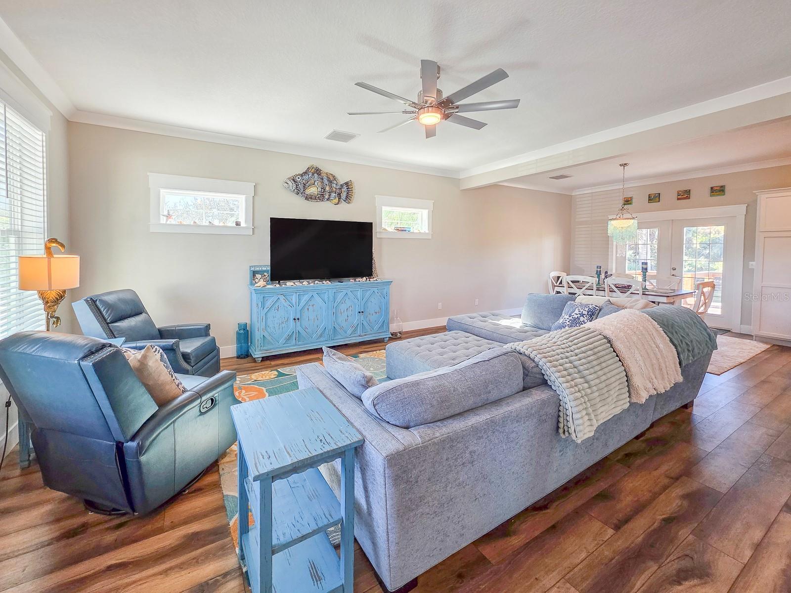 Listing photo id 13 for 3428 Ocean Shore Boulevard