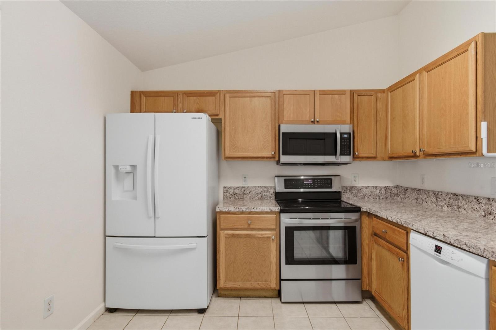 Image 13 of 40 For 6 Plateau Place A